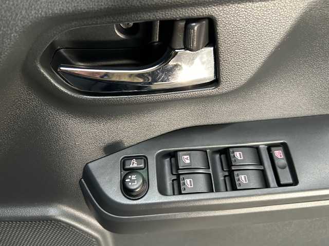 ダイハツ ウェイク X SA 道央・札幌 2015(平27)年 5.8万km ブラックマイカメタリック 【2510007025】/４ＷＤ　/ターボ　/衝突軽減ブレーキ　/ナビＴＶ　/バックカメラ　/片側電動スライドドア　/シートヒーター　/社外１４インチアルミホイール　/後席サンシェード　/プッシュスタート　/オートライト　/ＬＥＤヘッドライト/フォグライト