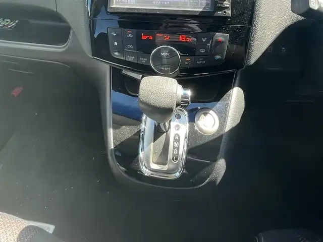 日産 セレナ ハイウェイスター Sハイブリッド 宮崎県 2014(平26)年 10.3万km ダイヤモンドブラック /ナビ(MP313D-W)//ワンセグ/TV/CD/DVD//ビルトインETC//バックカメラ//フリップダウンモニター//両側パワースライドドア//純正アルミホイール//オートライト