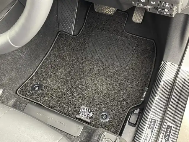 トヨタ カローラ クロス ハイブリッド Z 群馬県 2025(令7)年 0.9万km プラチナホワイトパールマイカ 純正１０．５インチナビ　モデリスタエアロ　全方位カメラ　パーキングアシスト　アダプティブクルーズコントロール　レーンアシスト　ステアリングヒーター　ビルトインＥＴＣ２．０　パワーバックドア　禁煙車