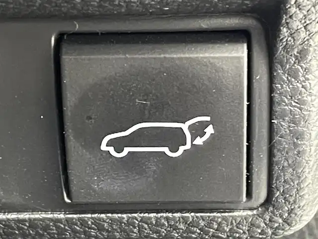 トヨタ カローラ クロス ハイブリッド Z 群馬県 2025(令7)年 0.9万km プラチナホワイトパールマイカ 純正１０．５インチナビ　モデリスタエアロ　全方位カメラ　パーキングアシスト　アダプティブクルーズコントロール　レーンアシスト　ステアリングヒーター　ビルトインＥＴＣ２．０　パワーバックドア　禁煙車