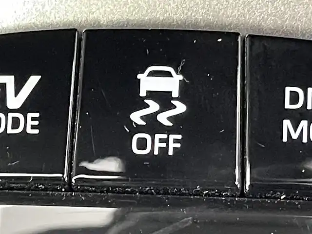 トヨタ カローラ クロス ハイブリッド Z 群馬県 2025(令7)年 0.9万km プラチナホワイトパールマイカ 純正１０．５インチナビ　モデリスタエアロ　全方位カメラ　パーキングアシスト　アダプティブクルーズコントロール　レーンアシスト　ステアリングヒーター　ビルトインＥＴＣ２．０　パワーバックドア　禁煙車