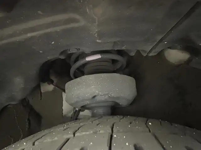 トヨタ プリウス A プレミアム 岡山県 2019(平31)年 7.2万km ホワイトパールクリスタルシャイン モデリスタエアロ/純正9インチナビ/・FM/AM/Bluetooth/フルセグ/CD/DVD/バックカメラ/合皮シート/・パワーシート/・ベンチレーション/アクセサリーコンセント/パーキングアシスト/ビルトインETC/ドライブレコーダー/トヨタセーフティーセンス/・プリクラッシュセーフティ/・レーンキープアシスト/・コーナーセンサー/・レーダークルーズコントロール/・オートマチックハイビーム/HUD/LEDヘッドライト/・フォグライト/純正フロアマット