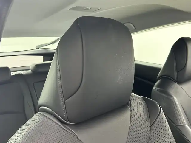 トヨタ プリウス A プレミアム 岡山県 2019(平31)年 7.2万km ホワイトパールクリスタルシャイン モデリスタエアロ/純正9インチナビ/・FM/AM/Bluetooth/フルセグ/CD/DVD/バックカメラ/合皮シート/・パワーシート/・ベンチレーション/アクセサリーコンセント/パーキングアシスト/ビルトインETC/ドライブレコーダー/トヨタセーフティーセンス/・プリクラッシュセーフティ/・レーンキープアシスト/・コーナーセンサー/・レーダークルーズコントロール/・オートマチックハイビーム/HUD/LEDヘッドライト/・フォグライト/純正フロアマット