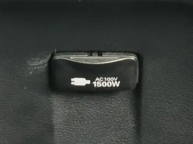 トヨタ プリウス A プレミアム 岡山県 2019(平31)年 7.2万km ホワイトパールクリスタルシャイン モデリスタエアロ/純正9インチナビ/・FM/AM/Bluetooth/フルセグ/CD/DVD/バックカメラ/合皮シート/・パワーシート/・ベンチレーション/アクセサリーコンセント/パーキングアシスト/ビルトインETC/ドライブレコーダー/トヨタセーフティーセンス/・プリクラッシュセーフティ/・レーンキープアシスト/・コーナーセンサー/・レーダークルーズコントロール/・オートマチックハイビーム/HUD/LEDヘッドライト/・フォグライト/純正フロアマット