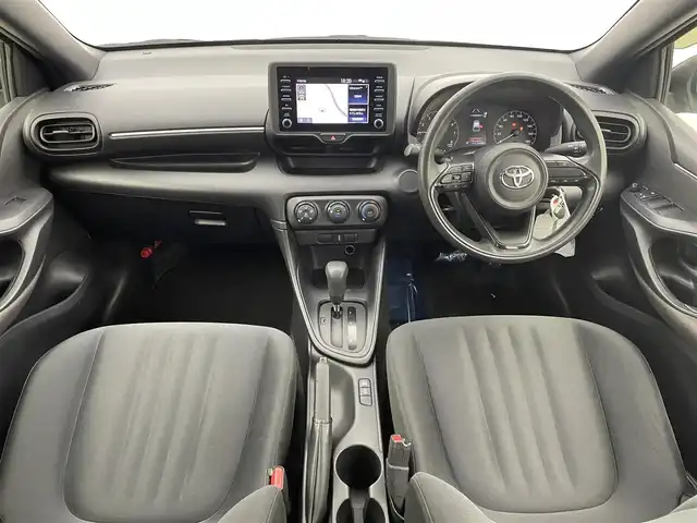 トヨタ ヤリス X 宮城県 2020(令2)年 7.3万km シルバーM 純正ディスプレイオーディオナビ　/プリクラッシュセーフティ　/レーンディパーチャーアラート　/オートマチックハイビーム　/バックモニター　/バックカメラ　/ＥＴＣ　/キーレスエントリー　/スタッドレス／ＡＷセット車載/スマートフォン連携/サイド/カーテンエアバッグ/横滑り防止機能/オートライト/ステアリングリモコン/ECOモード