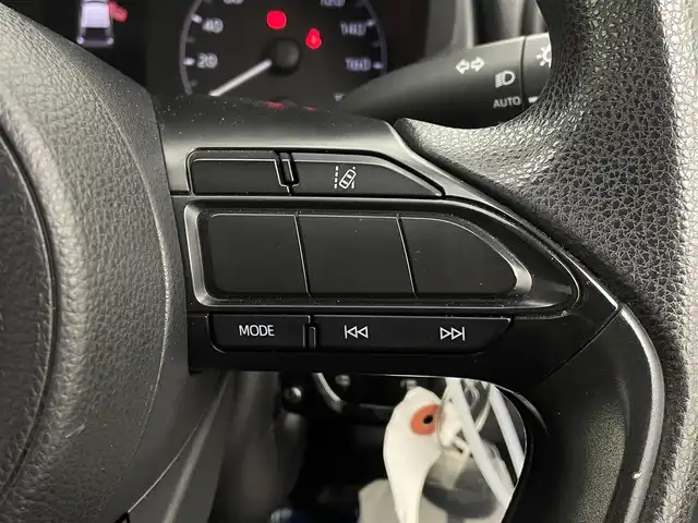 トヨタ ヤリス X 宮城県 2020(令2)年 7.3万km シルバーM 純正ディスプレイオーディオナビ　/プリクラッシュセーフティ　/レーンディパーチャーアラート　/オートマチックハイビーム　/バックモニター　/バックカメラ　/ＥＴＣ　/キーレスエントリー　/スタッドレス／ＡＷセット車載/スマートフォン連携/サイド/カーテンエアバッグ/横滑り防止機能/オートライト/ステアリングリモコン/ECOモード