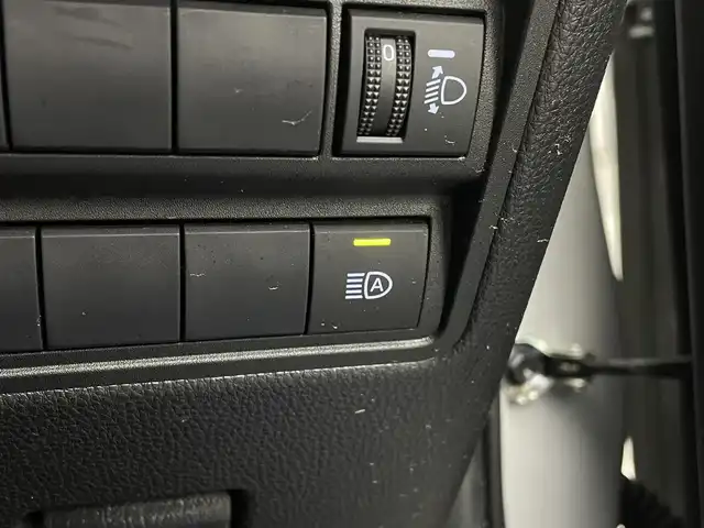 トヨタ ヤリス X 宮城県 2020(令2)年 7.3万km シルバーM 純正ディスプレイオーディオナビ　/プリクラッシュセーフティ　/レーンディパーチャーアラート　/オートマチックハイビーム　/バックモニター　/バックカメラ　/ＥＴＣ　/キーレスエントリー　/スタッドレス／ＡＷセット車載/スマートフォン連携/サイド/カーテンエアバッグ/横滑り防止機能/オートライト/ステアリングリモコン/ECOモード