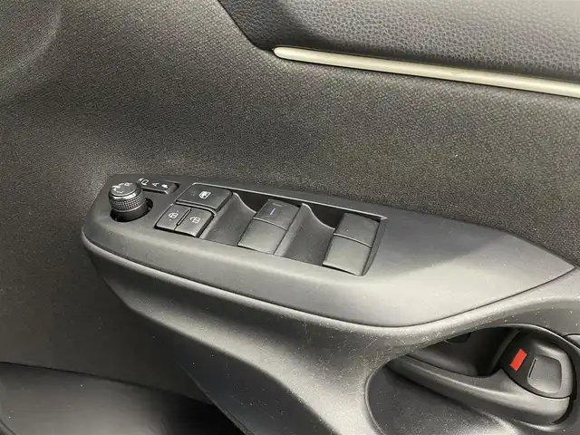 トヨタ ヤリス X 宮城県 2020(令2)年 7.3万km シルバーM 純正ディスプレイオーディオナビ　/プリクラッシュセーフティ　/レーンディパーチャーアラート　/オートマチックハイビーム　/バックモニター　/バックカメラ　/ＥＴＣ　/キーレスエントリー　/スタッドレス／ＡＷセット車載/スマートフォン連携/サイド/カーテンエアバッグ/横滑り防止機能/オートライト/ステアリングリモコン/ECOモード