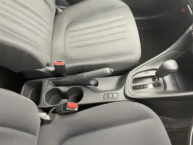 トヨタ ヤリス X 宮城県 2020(令2)年 7.3万km シルバーM 純正ディスプレイオーディオナビ　/プリクラッシュセーフティ　/レーンディパーチャーアラート　/オートマチックハイビーム　/バックモニター　/バックカメラ　/ＥＴＣ　/キーレスエントリー　/スタッドレス／ＡＷセット車載/スマートフォン連携/サイド/カーテンエアバッグ/横滑り防止機能/オートライト/ステアリングリモコン/ECOモード