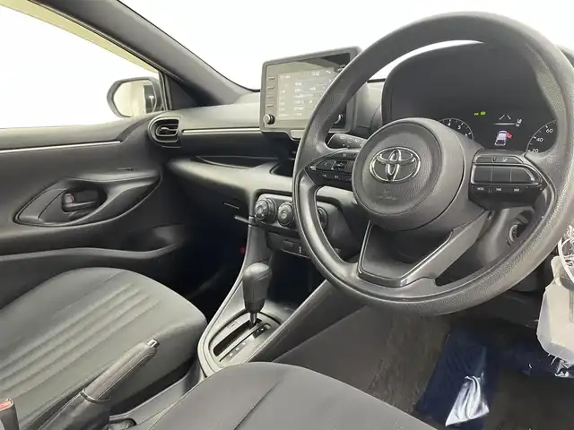 トヨタ ヤリス X 宮城県 2020(令2)年 7.3万km シルバーM 純正ディスプレイオーディオナビ　/プリクラッシュセーフティ　/レーンディパーチャーアラート　/オートマチックハイビーム　/バックモニター　/バックカメラ　/ＥＴＣ　/キーレスエントリー　/スタッドレス／ＡＷセット車載/スマートフォン連携/サイド/カーテンエアバッグ/横滑り防止機能/オートライト/ステアリングリモコン/ECOモード