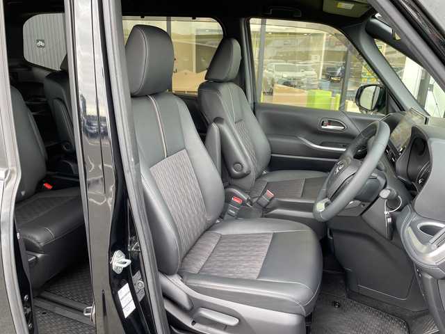 トヨタ ノア S－Z 愛知県 2024(令6)年 2.9万km アティチュードブラックマイカ トヨタセーフティセンス/純正10.5型ディスプレイオーディオナビ/フリップダウンモニター/両側パワースライドドア/レーダークルーズコントロール/シートヒーター/バックカメラ/コーナーセンサー/純正アルミホイール/ETC2.0/LEDヘッドライト/リアオートエアコン/ドライブレコーダー/衝突軽減システム/フルセグ/CD DVD/Bluetooth/ステアリングスイッチ/スマートキー/プッシュスタート