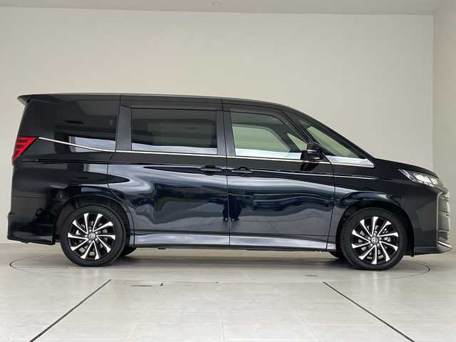 トヨタ ノア S－Z 愛知県 2024(令6)年 2.9万km アティチュードブラックマイカ トヨタセーフティセンス/純正10.5型ディスプレイオーディオナビ/フリップダウンモニター/両側パワースライドドア/レーダークルーズコントロール/シートヒーター/バックカメラ/コーナーセンサー/純正アルミホイール/ETC2.0/LEDヘッドライト/リアオートエアコン/ドライブレコーダー/衝突軽減システム/フルセグ/CD DVD/Bluetooth/ステアリングスイッチ/スマートキー/プッシュスタート