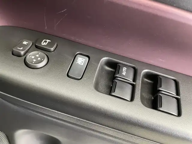 スズキ スペーシア カスタム HYBRID XS 富山県 2025(令7)年 0.1千km ピュアホワイトパール/ブラック2トーン 届出済未使用車/4WD/9インチ純正ナビ/（AM/FM/USB/BT/AppleCarPlay/AndroidAuto）/アラウンドビューモニター/ヘッドアップディスプレイ/デュアルセンサーブレーキサポートII/アダプティブクルーズコントロール/レーンキープアシスト/オートマチックハイビーム/LEDヘッドライト/コーナーセンサー前後/両側パワースライドドア/ハーフレザーシート/前席シートヒーター/ステアリングヒーター/スマートキー×２/プッシュスタート/アイドリングストップ/取扱説明書/保証書