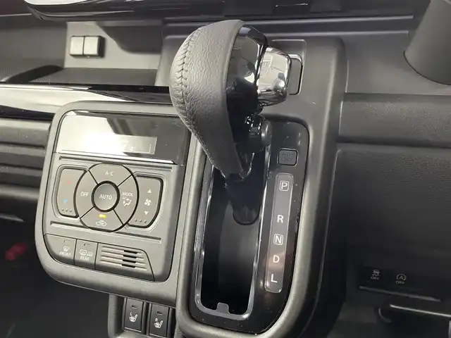 スズキ スペーシア カスタム HYBRID XS 富山県 2025(令7)年 0.1千km ピュアホワイトパール/ブラック2トーン 届出済未使用車/4WD/9インチ純正ナビ/（AM/FM/USB/BT/AppleCarPlay/AndroidAuto）/アラウンドビューモニター/ヘッドアップディスプレイ/デュアルセンサーブレーキサポートII/アダプティブクルーズコントロール/レーンキープアシスト/オートマチックハイビーム/LEDヘッドライト/コーナーセンサー前後/両側パワースライドドア/ハーフレザーシート/前席シートヒーター/ステアリングヒーター/スマートキー×２/プッシュスタート/アイドリングストップ/取扱説明書/保証書