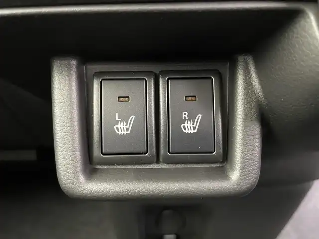 スズキ スペーシア カスタム HYBRID XS 富山県 2025(令7)年 0.1千km ピュアホワイトパール/ブラック2トーン 届出済未使用車/4WD/9インチ純正ナビ/（AM/FM/USB/BT/AppleCarPlay/AndroidAuto）/アラウンドビューモニター/ヘッドアップディスプレイ/デュアルセンサーブレーキサポートII/アダプティブクルーズコントロール/レーンキープアシスト/オートマチックハイビーム/LEDヘッドライト/コーナーセンサー前後/両側パワースライドドア/ハーフレザーシート/前席シートヒーター/ステアリングヒーター/スマートキー×２/プッシュスタート/アイドリングストップ/取扱説明書/保証書