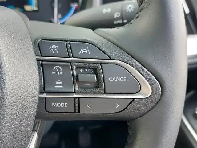 トヨタ ヴォクシー ハイブリッド S－Z 東京都 2025(令7)年 0.4万km アティチュードブラックマイカ 快適利便パッケージ（High）/・ハンズフリーデュアルパワースライドドア/・パワーバックドア/・「ナノイーX」/・ステアリングヒーター/・2列目キャプテンシート・シートヒーター・オットマン/Toyota Safety Sense/・プリクラッシュセーフティ/・レーントレーシングアシスト/・レーンチェンジアシスト/・先行車発進告知機能/・オートマチックハイビーム/・レーダークルーズコントロール/・クリアランスソナー/・パーキングサポートブレーキ/・ロードサインアシスト/パノラミックビューモニター/アドバンスドパーク/プッシュスタート/純正ナビ/　・フルセグTV/　・Bluetooth接続/　・HDMI/　・AM/FMラジオ/純正フリップダウンモニター/前後ドライブレコーダー〔HDR301〕/ビルトインETC2.0/LEDヘッドライト/17インチ純正アルミホイール/スマートキー