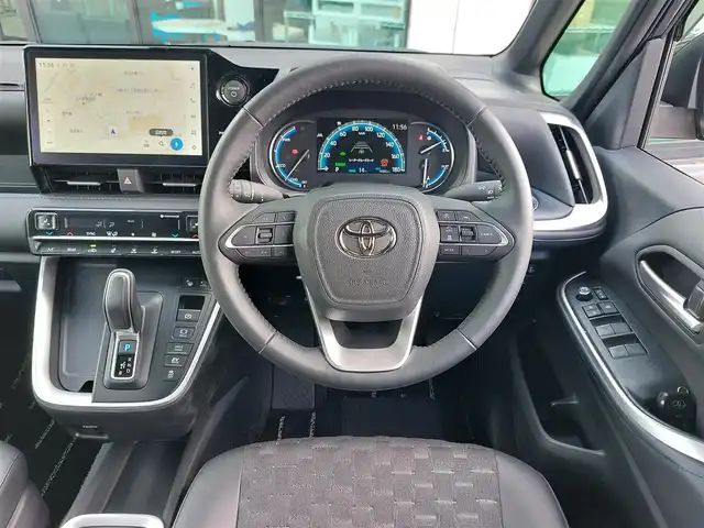 トヨタ ヴォクシー ハイブリッド S－Z 東京都 2025(令7)年 0.4万km アティチュードブラックマイカ 快適利便パッケージ（High）/・ハンズフリーデュアルパワースライドドア/・パワーバックドア/・「ナノイーX」/・ステアリングヒーター/・2列目キャプテンシート・シートヒーター・オットマン/Toyota Safety Sense/・プリクラッシュセーフティ/・レーントレーシングアシスト/・レーンチェンジアシスト/・先行車発進告知機能/・オートマチックハイビーム/・レーダークルーズコントロール/・クリアランスソナー/・パーキングサポートブレーキ/・ロードサインアシスト/パノラミックビューモニター/アドバンスドパーク/プッシュスタート/純正ナビ/　・フルセグTV/　・Bluetooth接続/　・HDMI/　・AM/FMラジオ/純正フリップダウンモニター/前後ドライブレコーダー〔HDR301〕/ビルトインETC2.0/LEDヘッドライト/17インチ純正アルミホイール/スマートキー
