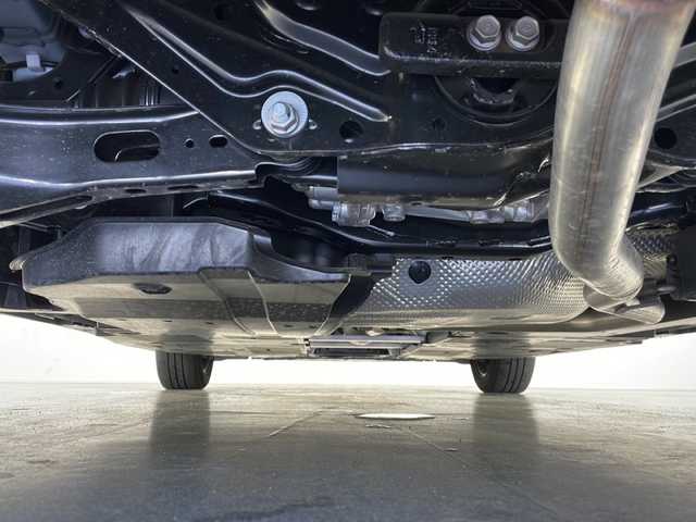 トヨタ プリウス X 長野県 2024(令6)年 0.7万km スーパーホワイトⅡ 4WD/純正メモリナビ&フルセグTV&USB&BT/トヨタセーフティセンス/アダプティブクルーズコントロール/レーンディパーチャーアラート/プリクラッシュセーフティ/ブラインドスポットモニター/クリアランスソナー/リアクロストラフィックアラート/リアカメラディテクション/プロアクティブドライビングアシスト/パーキングサポートブレーキ/ロードサインアシスト/オートマチックハイビーム/後方車両接近告知/安心降車アシスト/寒冷地仕様/リアフォグランプ/フロントワイパーデアイサー/ステアリングスイッチ/バックカメラ/ビルトインETC2.0/LEDヘッドライト/オートライト/電動格納ミラー/ウィンカーミラー/ドアミラーヒーター/電動ホールド/オートホールド/純正ホイールキャップ装着/純正フロアマット/純正ドアバイザー/プッシュスタート/スマートキー