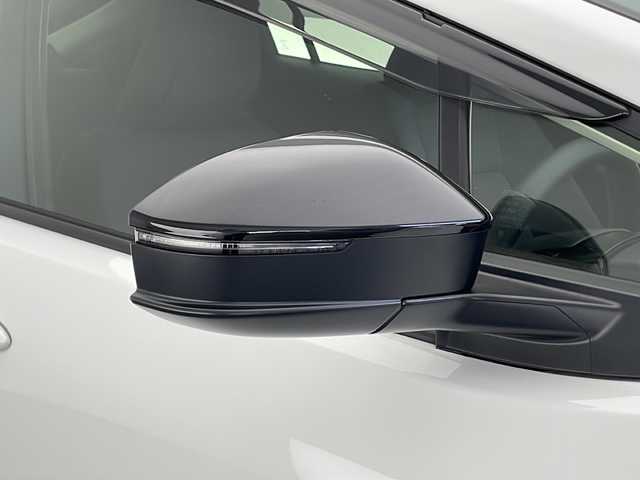トヨタ プリウス X 長野県 2024(令6)年 0.7万km スーパーホワイトⅡ 4WD/純正メモリナビ&フルセグTV&USB&BT/トヨタセーフティセンス/アダプティブクルーズコントロール/レーンディパーチャーアラート/プリクラッシュセーフティ/ブラインドスポットモニター/クリアランスソナー/リアクロストラフィックアラート/リアカメラディテクション/プロアクティブドライビングアシスト/パーキングサポートブレーキ/ロードサインアシスト/オートマチックハイビーム/後方車両接近告知/安心降車アシスト/寒冷地仕様/リアフォグランプ/フロントワイパーデアイサー/ステアリングスイッチ/バックカメラ/ビルトインETC2.0/LEDヘッドライト/オートライト/電動格納ミラー/ウィンカーミラー/ドアミラーヒーター/電動ホールド/オートホールド/純正ホイールキャップ装着/純正フロアマット/純正ドアバイザー/プッシュスタート/スマートキー