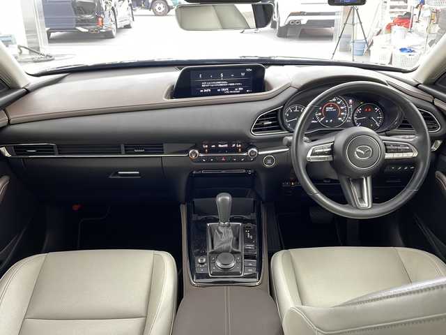 マツダ ＣＸ－３０ 20S Lパッケージ 兵庫県 2021(令3)年 3.3万km ジェットブラックマイカ ・純正10.25インチナビ＆BT＆フルセグ＆CD＆DVD＆HDMI/・レザーシート/・シートヒーター/・パーキングアシスト/・スマートブレーキサポート/・パワーシート/・シートメモリー/・ブラインドスポットモニター/・レーンキープアシスト/・レーダークルーズコントロール/・パドルシフト/・パワーバックドア/・バックカメラ/・LEDヘッドライト/・ETC/・アイドリングストップ/・前後ドライブレコーダー/・純正18インチAW/・電動パーキング/・プッシュスタート