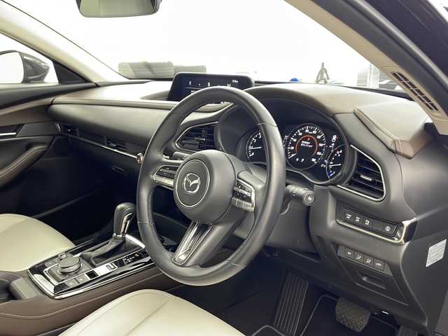 マツダ ＣＸ－３０ 20S Lパッケージ 兵庫県 2021(令3)年 3.3万km ジェットブラックマイカ ・純正10.25インチナビ＆BT＆フルセグ＆CD＆DVD＆HDMI/・レザーシート/・シートヒーター/・パーキングアシスト/・スマートブレーキサポート/・パワーシート/・シートメモリー/・ブラインドスポットモニター/・レーンキープアシスト/・レーダークルーズコントロール/・パドルシフト/・パワーバックドア/・バックカメラ/・LEDヘッドライト/・ETC/・アイドリングストップ/・前後ドライブレコーダー/・純正18インチAW/・電動パーキング/・プッシュスタート