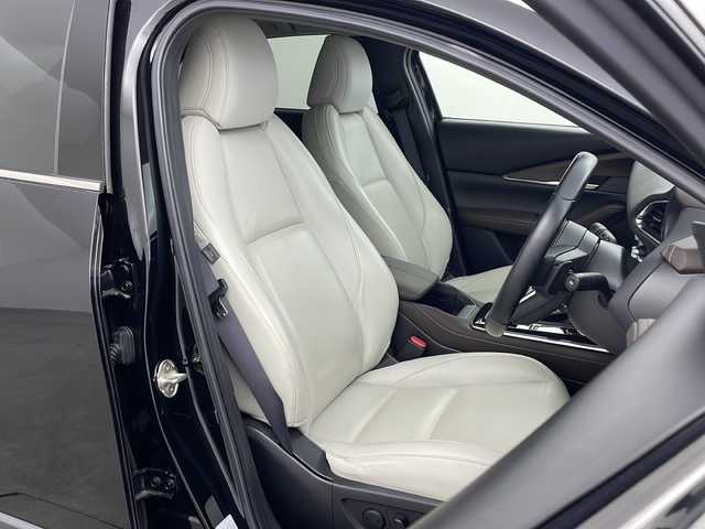 マツダ ＣＸ－３０ 20S Lパッケージ 兵庫県 2021(令3)年 3.3万km ジェットブラックマイカ ・純正10.25インチナビ＆BT＆フルセグ＆CD＆DVD＆HDMI/・レザーシート/・シートヒーター/・パーキングアシスト/・スマートブレーキサポート/・パワーシート/・シートメモリー/・ブラインドスポットモニター/・レーンキープアシスト/・レーダークルーズコントロール/・パドルシフト/・パワーバックドア/・バックカメラ/・LEDヘッドライト/・ETC/・アイドリングストップ/・前後ドライブレコーダー/・純正18インチAW/・電動パーキング/・プッシュスタート