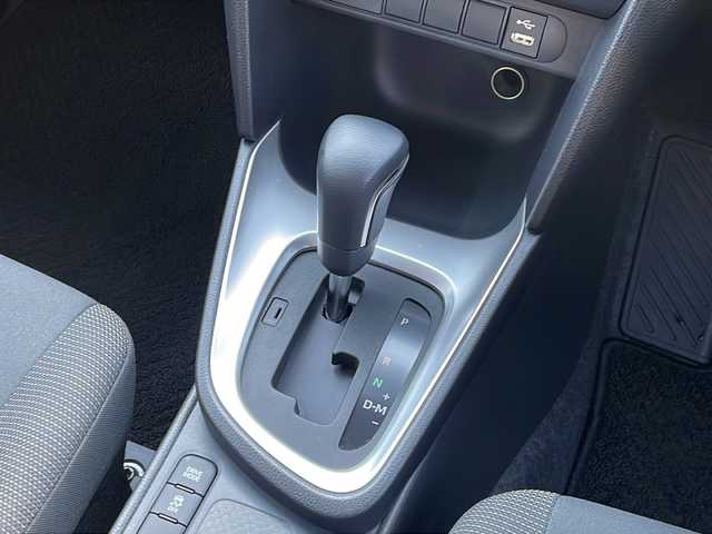 トヨタ ヤリスクロス G 福島県 2022(令4)年 0.8万km ブラックマイカ 純正ディスプレイオーディオ/（ナビ・Bluetooth・USB・Miracast・ラジオ）/全方位カメラ/ToyotaSafetySense/プリクラッシュセーフティ/レーンキープアシスト/アダプティブクルーズコントロール/ステアリングスイッチ/パーキングアシスト/横滑り防止機能/前後クリアランスソナー/前ドライブレコーダー/ハロゲンヘッドライト/SRSサイドエアバック/オートハイビーム/オートライト/電動パーキング/オートホールド/保証書/取扱説明書/スペアキー×１