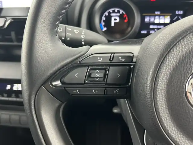 トヨタ ヤリスクロス G 愛知県 2022(令4)年 0.8万km ブラックマイカ 禁煙車/純正8インチナビ/（Bluetooth/USB/Miracast/USB/AM/FM）/全方位カメラ/ToyotaSafetySense/・プリクラッシュセーフティ/・レーンキープアシスト/・クリアランスソナー/・オートマチックハイビーム/・レーダークルーズコントロール/・アダプティブクルーズコントロール/ドライブレコーダー/ETC/ステアリングスイッチ/横滑り防止機能/ハロゲンヘッドライト/SRSサイドエアバック/オートライト/電動パーキング/オートホールド/保証書/取扱説明書/スペアキー有/スマートキー/プッシュスタート