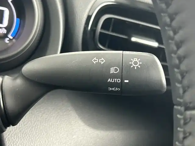 トヨタ ヤリスクロス G 愛知県 2022(令4)年 0.8万km ブラックマイカ 禁煙車/純正8インチナビ/（Bluetooth/USB/Miracast/USB/AM/FM）/全方位カメラ/ToyotaSafetySense/・プリクラッシュセーフティ/・レーンキープアシスト/・クリアランスソナー/・オートマチックハイビーム/・レーダークルーズコントロール/・アダプティブクルーズコントロール/ドライブレコーダー/ETC/ステアリングスイッチ/横滑り防止機能/ハロゲンヘッドライト/SRSサイドエアバック/オートライト/電動パーキング/オートホールド/保証書/取扱説明書/スペアキー有/スマートキー/プッシュスタート