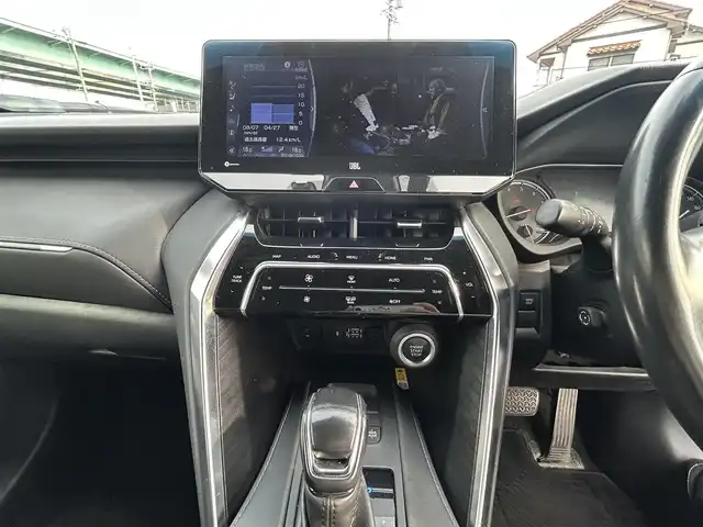 トヨタ ハリアー Z レザーパッケージ 愛知県 2020(令2)年 8.6万km プレシャスブラックパール 調光パノラマルーフ/12.3型ナビ/　(AppleCarPlay/AndroidAuto対応)/フルセグTV/ハンズフリーパワーバックドア/パノラミックビューモニター/ビルトインETC2.0/レーダークルーズコントロール/クリアランスソナー/セーフティセンス/・プリクラッシュセーフティ/・レーントレーシングアシスト/・アダプティブハイビームシステム/・ロードサインアシスト/LEDヘッドランプ/本革巻きステアリング/ステアリングヒーター/ブラック革シート/前席パワーシート/快適温熱シート/JBLプレミアムサウンドシステム/純正19インチアルミホイール/スマートエントリー/スタートシステム