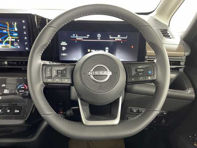 日産 セレナ e－パワー ハイウェイスター V 広島県 2025(令7)年 0.1千km プリズムホワイト 登録済未使用車（6km）/12.3型ニッサンコネクトナビ（AppleCarPlay/AndroidAuto/フルセグTV）/インテリジェントアラウンドビューモニター/インテリジェントルームミラー/プロパイロット/ハンズフリーオートスライドドア/インテリジェントエマージェンシーブレーキ/車線逸脱防止支援/車線逸脱警報/ブラインドスポットモニター/リヤクロストラフィックアラート/踏み間違い衝突防止アシスト/アダプティブLEDヘッドライト/ビルトインETC2.0/純正ドライブレコーダー/ワイヤレス充電/HDMI/USB入力端子