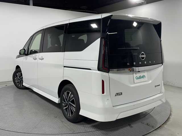 日産 セレナ e－パワー ハイウェイスター V 広島県 2025(令7)年 0.1千km プリズムホワイト 登録済未使用車（6km）/12.3型ニッサンコネクトナビ（AppleCarPlay/AndroidAuto/フルセグTV）/インテリジェントアラウンドビューモニター/インテリジェントルームミラー/プロパイロット/ハンズフリーオートスライドドア/インテリジェントエマージェンシーブレーキ/車線逸脱防止支援/車線逸脱警報/ブラインドスポットモニター/リヤクロストラフィックアラート/踏み間違い衝突防止アシスト/アダプティブLEDヘッドライト/ビルトインETC2.0/純正ドライブレコーダー/ワイヤレス充電/HDMI/USB入力端子