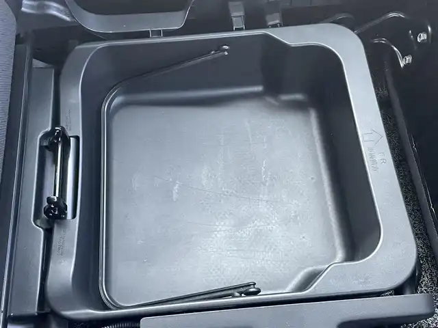 スズキ クロスビー HYBRID MZ 埼玉県 2018(平30)年 11.6万km キャラバンアイボリーパールメタリック/ホワイト 2トーンルーフ (株)IDOMが運営する【じしゃロン川越店】の自社ローン専用車両になります。/こちらは現金またはオートローンご利用時の価格です。/自社ローンご希望の方は別途その旨お申付け下さい/純正ＳＤナビ/（AM/FM/CD/DVD/BT)/フルセグＴＶ　/ＥＴＣ　/社外メーター　/社外レーダー　/パドルシフト　/ドライブレコーダー　/クルーズコントロール　/ステアリングスイッチ　/ＬＥＤヘッドライト　/オートライト　/コーナーセンサー