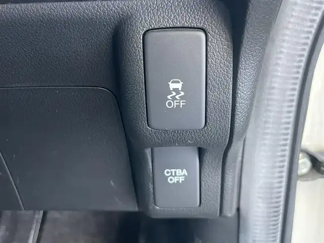 ホンダ Ｎ ＢＯＸ 2トーン カスタム G Aパッケージ 青森県 2015(平27)年 5.5万km プレミアムホワイトパール (株)IDOMが運営する【じしゃロン青森店】の自社ローン専用車両になりますこちらは現金、またはオートローンご利用時の価格です。自社ローンご希望の方は別途その旨お申付け下さい。/４WD/スマートキー/純正ナビ/ワンセグTV/バックカメラ/片側パワースライドドア/純正フロアマット