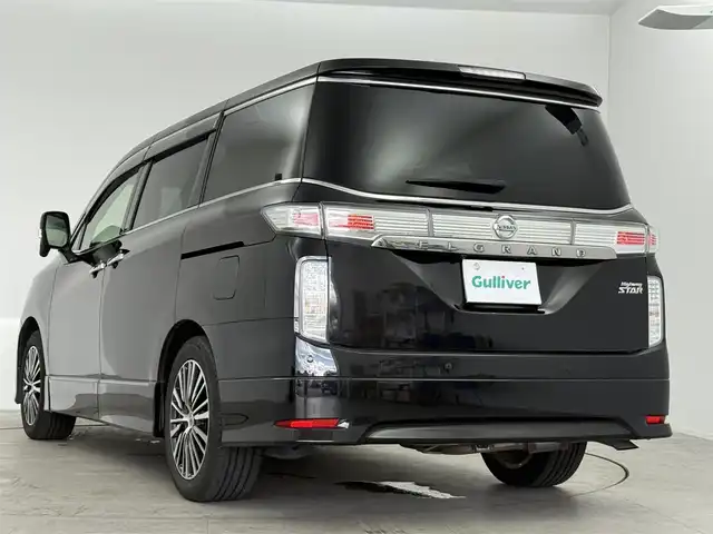 日産 エルグランド 250ハイウェイスターS 愛知県 2015(平27)年 5.6万km ファントムブラック 純正SDナビ/・フルセグ/・Bluetooth/・CD/DVD/・HDMI機能/片側パワースライドドア/フリップダウンモニター/前後ドライブレコーダー/バックカメラ/ハーフレザーシート/パーキングソナー/フォグランプ/後席サンシェード/ETC