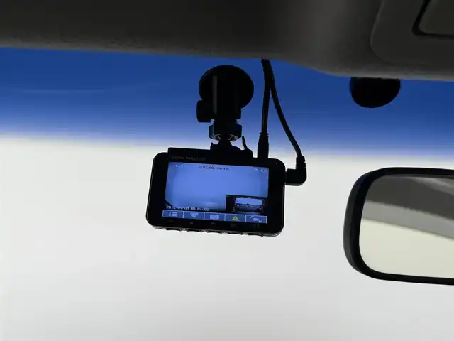 日産 エルグランド 250ハイウェイスターS 愛知県 2015(平27)年 5.6万km ファントムブラック 純正SDナビ/・フルセグ/・Bluetooth/・CD/DVD/・HDMI機能/片側パワースライドドア/フリップダウンモニター/前後ドライブレコーダー/バックカメラ/ハーフレザーシート/パーキングソナー/フォグランプ/後席サンシェード/ETC