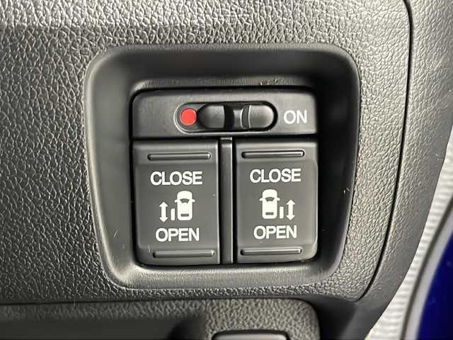 ホンダ Ｎ ＢＯＸ G ターボ Lパッケージ 埼玉県 2015(平27)年 5.3万km ブリリアントスポーティブルーメタリック2トーン 純正ナビ VXM-155VFEi/（ラジオ・CD・DVD・USB・Bluetooth・フルセグ・HDMI）/バックカメラ/ETC/両側パワースライドドア/プリクラッシュセーフティ/クルーズコントロール/横滑り防止装置/盗難防止装置/衝突軽減ブレーキ/ステアリングリモコン/プッシュスタート/パドルシフト/ロールサンシェード/純正フロアマット/純正ドアバイザー/純正アルミホイール