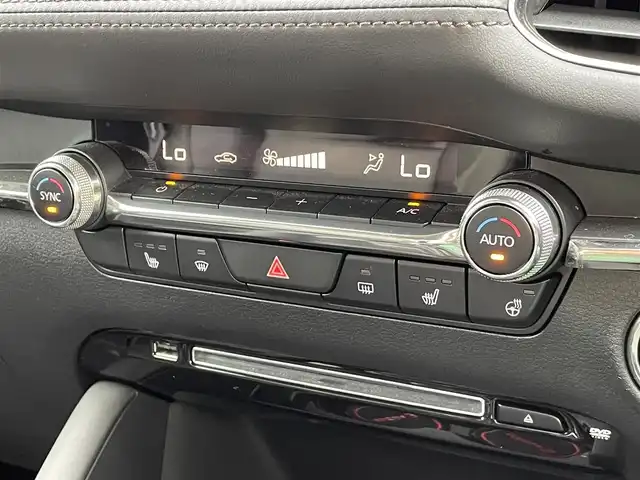 マツダ マツダ３セダン XD Lパッケージ 新潟県 2019(令1)年 3万km ソウルレッドクリスタルM 4WD/純正SDナビ/CD/DVD/BT/フルセグテレビ/SDミュージックサーバー/全方位カメラ/ETC/ドライブレコーダー/衝突被害軽減ブレーキ/レーンキープアシスト/レーダークルーズコントロール/革シート/運転席パワーシート/シートヒーター /ステアリングヒーター/ステアリングスイッチ/パドルシフト/コーナーセンサー/スマートキー/プッシュスタート/LEDヘッドライト/オートライト/オートハイビーム/純正18インチアルミホイール