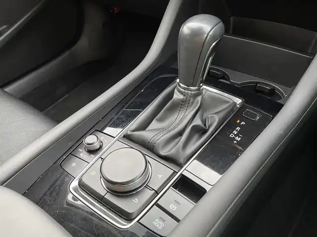 マツダ マツダ３セダン XD Lパッケージ 新潟県 2019(令1)年 3万km ソウルレッドクリスタルM 4WD/純正SDナビ/CD/DVD/BT/フルセグテレビ/SDミュージックサーバー/全方位カメラ/ETC/ドライブレコーダー/衝突被害軽減ブレーキ/レーンキープアシスト/レーダークルーズコントロール/革シート/運転席パワーシート/シートヒーター /ステアリングヒーター/ステアリングスイッチ/パドルシフト/コーナーセンサー/スマートキー/プッシュスタート/LEDヘッドライト/オートライト/オートハイビーム/純正18インチアルミホイール