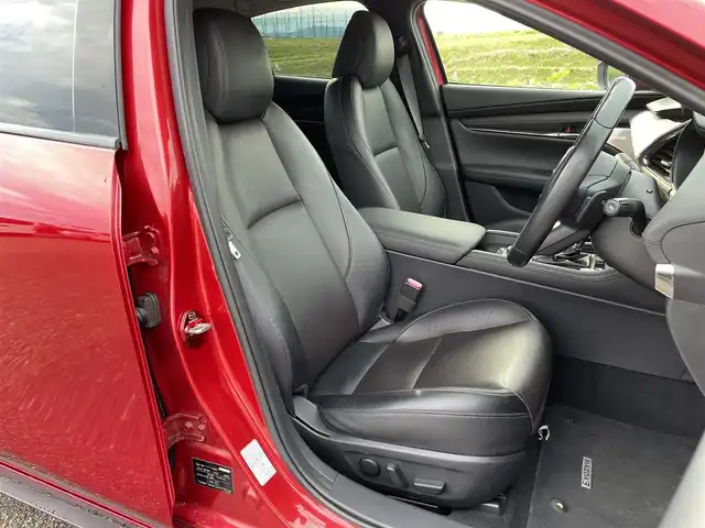 マツダ マツダ３セダン XD Lパッケージ 新潟県 2019(令1)年 3万km ソウルレッドクリスタルM 4WD/純正SDナビ/CD/DVD/BT/フルセグテレビ/SDミュージックサーバー/全方位カメラ/ETC/ドライブレコーダー/衝突被害軽減ブレーキ/レーンキープアシスト/レーダークルーズコントロール/革シート/運転席パワーシート/シートヒーター /ステアリングヒーター/ステアリングスイッチ/パドルシフト/コーナーセンサー/スマートキー/プッシュスタート/LEDヘッドライト/オートライト/オートハイビーム/純正18インチアルミホイール