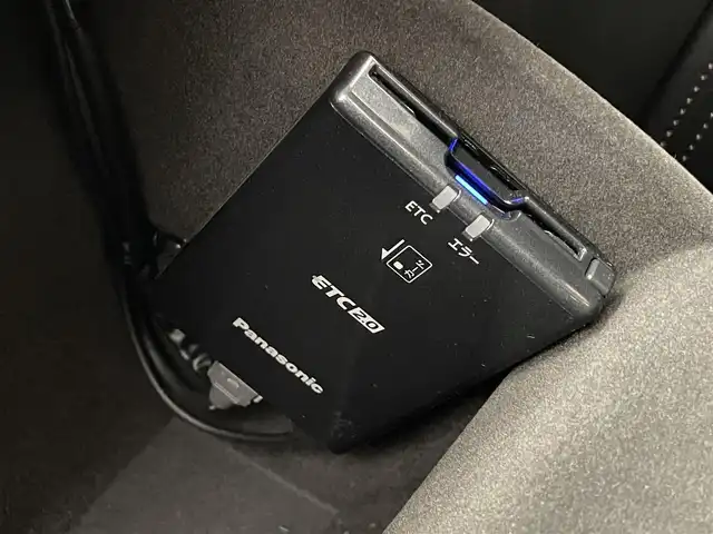 マツダ ＣＸ－５ XD Lパッケージ 愛知県 2022(令4)年 2.1万km ジルコンサンドメタリック 純正１０．２５型ナビ　フルセグＴＶ　Bluetooth　全方位カメラ　禁煙　黒革　シートヒーター　ハンドルヒーター　ＢＯＳＥサウンド　ワイヤレス充電　ＢＳＭ　ＨＵＤ　衝突軽減　追従クルコン　パワーシート　パワーバックドア　ＥＴＣ　/・地上デジタルＴＶチューナー（フルセグ）/・クルージング＆トラフィック・サポート、ワイヤレス充電（Ｑｉ）/・ボーズサウンドシステム（ＡＵＤＩＯＰＩＬＯＴ２＋Ｃｅｎｔｅｒｐｏｉｎｔ２）＋１０スピーカー