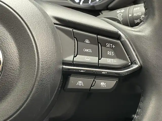 マツダ ＣＸ－５ XD Lパッケージ 愛知県 2022(令4)年 2.1万km ジルコンサンドメタリック 純正１０．２５型ナビ　フルセグＴＶ　Bluetooth　全方位カメラ　禁煙　黒革　シートヒーター　ハンドルヒーター　ＢＯＳＥサウンド　ワイヤレス充電　ＢＳＭ　ＨＵＤ　衝突軽減　追従クルコン　パワーシート　パワーバックドア　ＥＴＣ　/・地上デジタルＴＶチューナー（フルセグ）/・クルージング＆トラフィック・サポート、ワイヤレス充電（Ｑｉ）/・ボーズサウンドシステム（ＡＵＤＩＯＰＩＬＯＴ２＋Ｃｅｎｔｅｒｐｏｉｎｔ２）＋１０スピーカー