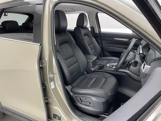 マツダ ＣＸ－５ XD Lパッケージ 愛知県 2022(令4)年 2.1万km ジルコンサンドメタリック 純正１０．２５型ナビ　フルセグＴＶ　Bluetooth　全方位カメラ　禁煙　黒革　シートヒーター　ハンドルヒーター　ＢＯＳＥサウンド　ワイヤレス充電　ＢＳＭ　ＨＵＤ　衝突軽減　追従クルコン　パワーシート　パワーバックドア　ＥＴＣ　/・地上デジタルＴＶチューナー（フルセグ）/・クルージング＆トラフィック・サポート、ワイヤレス充電（Ｑｉ）/・ボーズサウンドシステム（ＡＵＤＩＯＰＩＬＯＴ２＋Ｃｅｎｔｅｒｐｏｉｎｔ２）＋１０スピーカー
