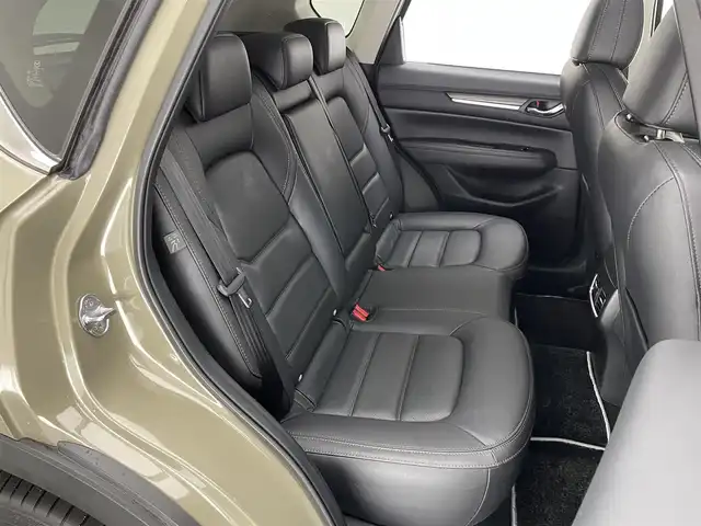 マツダ ＣＸ－５ XD Lパッケージ 愛知県 2022(令4)年 2.1万km ジルコンサンドメタリック 純正１０．２５型ナビ　フルセグＴＶ　Bluetooth　全方位カメラ　禁煙　黒革　シートヒーター　ハンドルヒーター　ＢＯＳＥサウンド　ワイヤレス充電　ＢＳＭ　ＨＵＤ　衝突軽減　追従クルコン　パワーシート　パワーバックドア　ＥＴＣ　/・地上デジタルＴＶチューナー（フルセグ）/・クルージング＆トラフィック・サポート、ワイヤレス充電（Ｑｉ）/・ボーズサウンドシステム（ＡＵＤＩＯＰＩＬＯＴ２＋Ｃｅｎｔｅｒｐｏｉｎｔ２）＋１０スピーカー