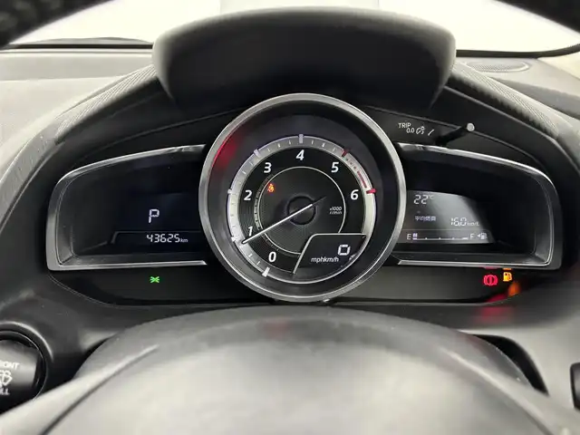 マツダ デミオ XD ツーリング 福岡県 2016(平28)年 4.4万km アルミニウムメタリック 純正７インチナビ／フルセグＴＶ／ＢＴ　/ＥＴＣ　/バックカメラ　/クルーズコントロール　/衝突軽減被害システム　/レーンキープ　/横滑り防止　/パドルシフト　/シートヒーター　/ＨＵＤ　/アイドリングストップ　/ＡＢＳ