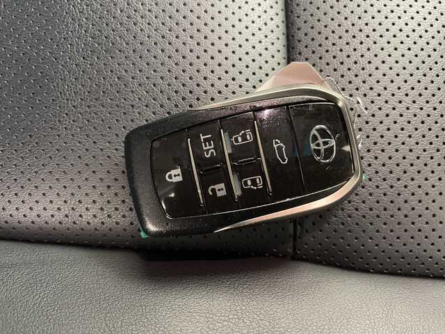 トヨタ アルファードハイブリット SR Cパッケージ 道央・札幌 2020(令2)年 5.5万km スパークリングブラックパールクリスタルシャイン ・4WD/・トヨタセーフティセンス/・レーダークルーズコントロール/・純正ナビ/・BT/CD/DVD/USB/フルセグTV/Miracast/・AppleCarPlay/AndroidAuto/・バックカメラ/・純正フリップダウンモニター/・MTモード付AT/・パワーバックドア/・両側パワースライドドア/・レザーシート/1.2列目パワーシート/・全席シートヒーター&ベンチレーション/・ステアリングスイッチ/ヒーター/・3眼LEDオートライト/オートマチックハイビーム/・プッシュスタート/スマートキー/・ETC2.0