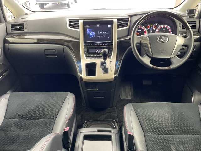 トヨタ ヴェルファイア 2．4Z ゴールデンアイズⅡ 兵庫県 2014(平26)年 9.2万km ホワイトパールクリスタルシャイン ・アルパイン製9インチナビ＆フルセグ＆BT＆DVD/・バックカメラ/・アルパイン製フリップダウンモニター/・両側パワースライドドア/・コーナーセンサー/・ハーフレザーシート/・純正18インチアルミホイール/・スマートキー/・スペアキー/・プッシュスタート/・フロアマット/・2列目オットマン/・カロッツェリア製スピーカー/・パワーバックドア/・電動格納ミラー/・LEDヘッドライト/・オートライト