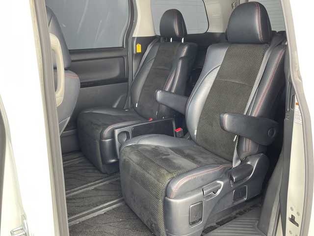 トヨタ ヴェルファイア 2．4Z ゴールデンアイズⅡ 兵庫県 2014(平26)年 9.2万km ホワイトパールクリスタルシャイン ・アルパイン製9インチナビ＆フルセグ＆BT＆DVD/・バックカメラ/・アルパイン製フリップダウンモニター/・両側パワースライドドア/・コーナーセンサー/・ハーフレザーシート/・純正18インチアルミホイール/・スマートキー/・スペアキー/・プッシュスタート/・フロアマット/・2列目オットマン/・カロッツェリア製スピーカー/・パワーバックドア/・電動格納ミラー/・LEDヘッドライト/・オートライト