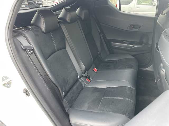 トヨタ Ｃ－ＨＲ S GRスポーツ 山形県 2020(令2)年 8.7万km ブラック/ホワイトパールクリスタルシャイン 2トーン 禁煙車/純正オーディオナビ(AM/FM/TV/BT/Miracast/USB)/Toyota Safety Sense/・プリクラッシュセーフティー/・レーントレーシングアシスト/・オートマチックハイビーム/・レーダークルーズコントロール/・ロードサインアシスト/先行車発進告知機能/ブラインドスポットモニター/車両接近通報装置/ドライブスタートコントロール/GRスポーツ専用エクステリア/シートヒーター(D/N席)/ビルトインETC/ドライブレコーダー(前方)/スペアキー(1本)/純正19インチAW積込(サマータイヤ)