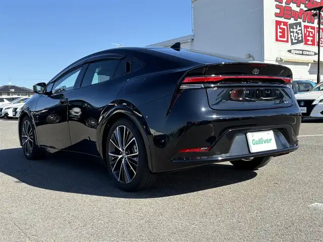 トヨタ プリウス Z 大分県 2023(令5)年 3.2万km アティチュードブラックマイカ ・純正ナビ(BT/Miracast/USB)/・全方位カメラ/・フルセグテレビ/・純正プレミアムスピーカー/・AC100V/・レーダークルーズコントロール/・プリクラッシュセーフティ/・ブラインドスポットモニター/・ETC2.0/・パワーシート/・シートメモリー/・デジタルインナーミラー/・ステアリングヒーター/・オートハイビーム/・パーキングアシスト/・ブレーキホールド/・電動リアゲート/・スマートキー/・純正アルミホイール